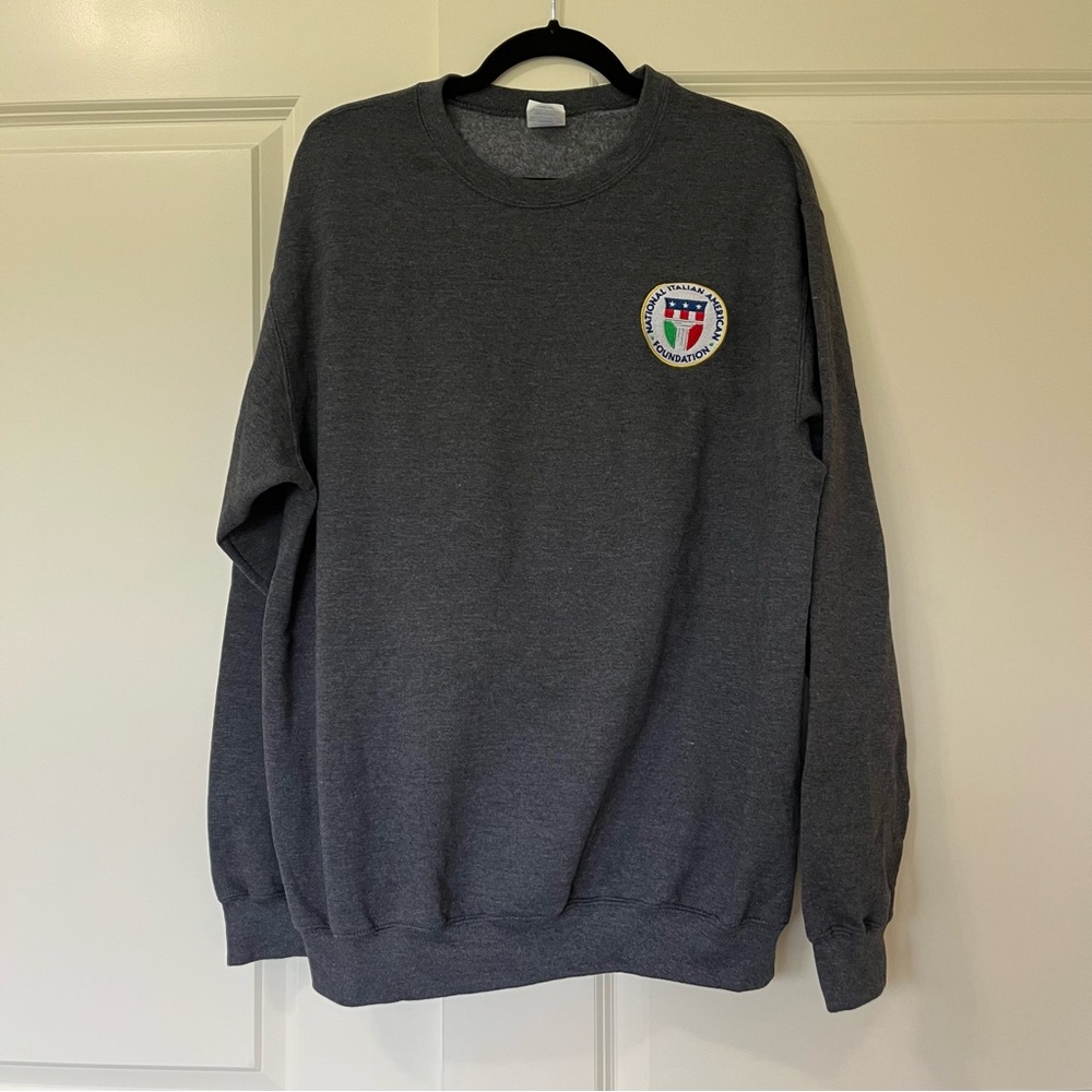 National Italian American Foundation Gray Crewneck Sweater, Size Large, unisex